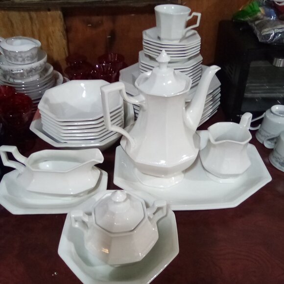 Johnson Brothers stamped England Other - Heritage white ironstone dinner ware set